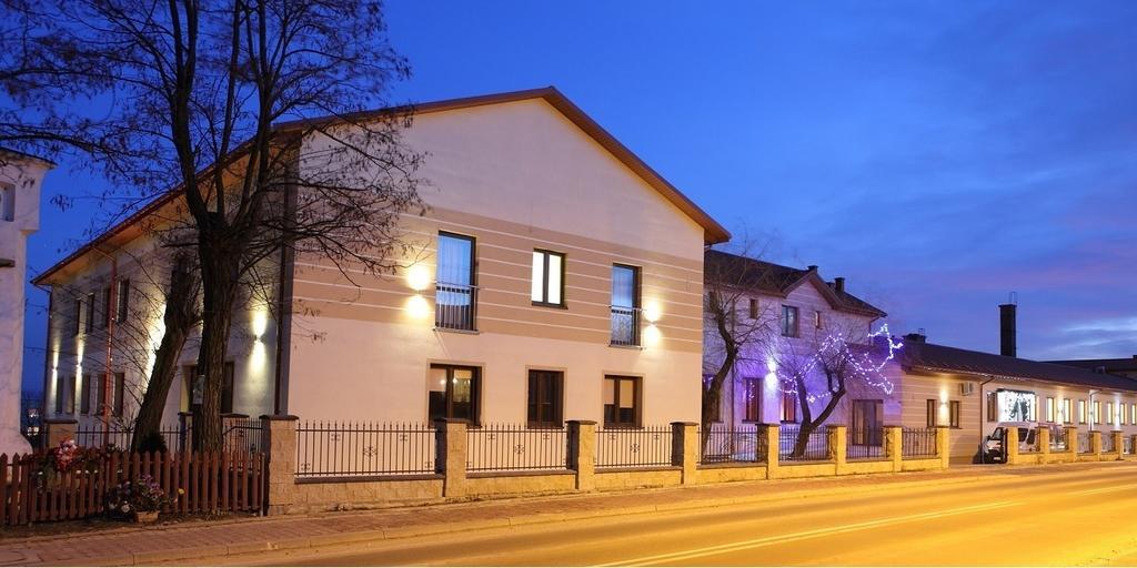 Hotel Stara Fabryka Malogoszcz Екстериор снимка